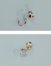 Load image into Gallery viewer, Nira Earrings