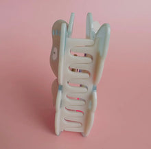 Load image into Gallery viewer, Maneki Lucky Cat - Hair Claw