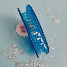 Load image into Gallery viewer, Snow Monkey - Hair Claw