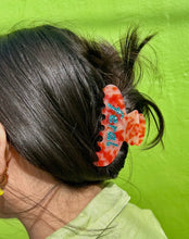 Load image into Gallery viewer, Feral Rhinestone- Hair Claw