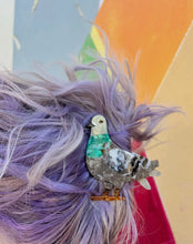 Load image into Gallery viewer, Pigeon- Hair Claw