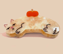 Load image into Gallery viewer, Micio the Cat- Hair Claw