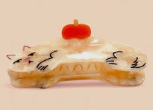 Load image into Gallery viewer, Micio the Cat- Hair Claw