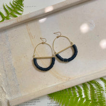 Load image into Gallery viewer, Terrain Earring - Raven