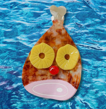 Load image into Gallery viewer, Rum Ham- Hair Claw