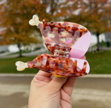 Load image into Gallery viewer, Rum Ham- Hair Claw