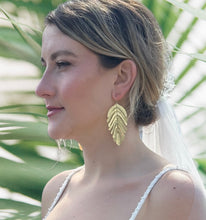 Load image into Gallery viewer, La Hoja Earrings