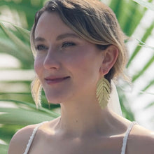 Load image into Gallery viewer, La Hoja Earrings