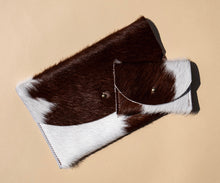 Load image into Gallery viewer, Cardholder - Brown + White Cow Hide
