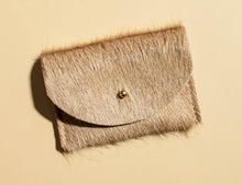 Load image into Gallery viewer, Cardholder - Caramel Hair On Hide
