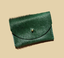Load image into Gallery viewer, Cardholder - Kelp Hair On Hide

