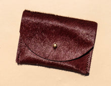 Load image into Gallery viewer, Cardholder - Plum Cowhide
