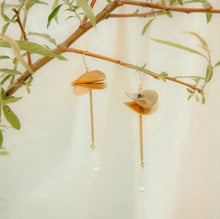 Load image into Gallery viewer, Saffra Earrings
