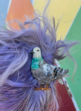 Load image into Gallery viewer, Pigeon- Hair Claw
