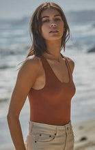 Load image into Gallery viewer, Seamless Reverse U-V Neck Tank- Caramel
