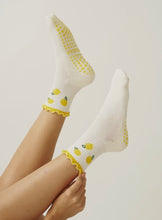Load image into Gallery viewer, 🍋 Lemon Ruffle Grip- Socks
