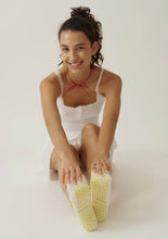 Load image into Gallery viewer, 🍋 Lemon Ruffle Grip- Socks
