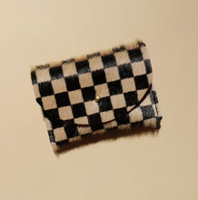 Load image into Gallery viewer, Cardholder- Tan Checkered
