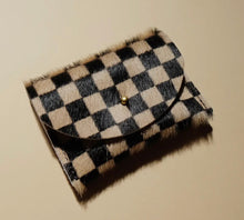 Load image into Gallery viewer, Cardholder- Tan Checkered
