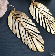 Load image into Gallery viewer, La Hoja Earrings
